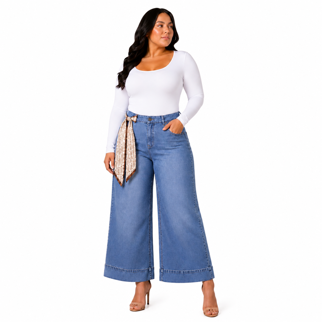 Jeans curvy corte wide leg