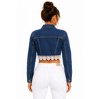 Chamarra Denim Crop con Encaje de Corazones – Azul Medio