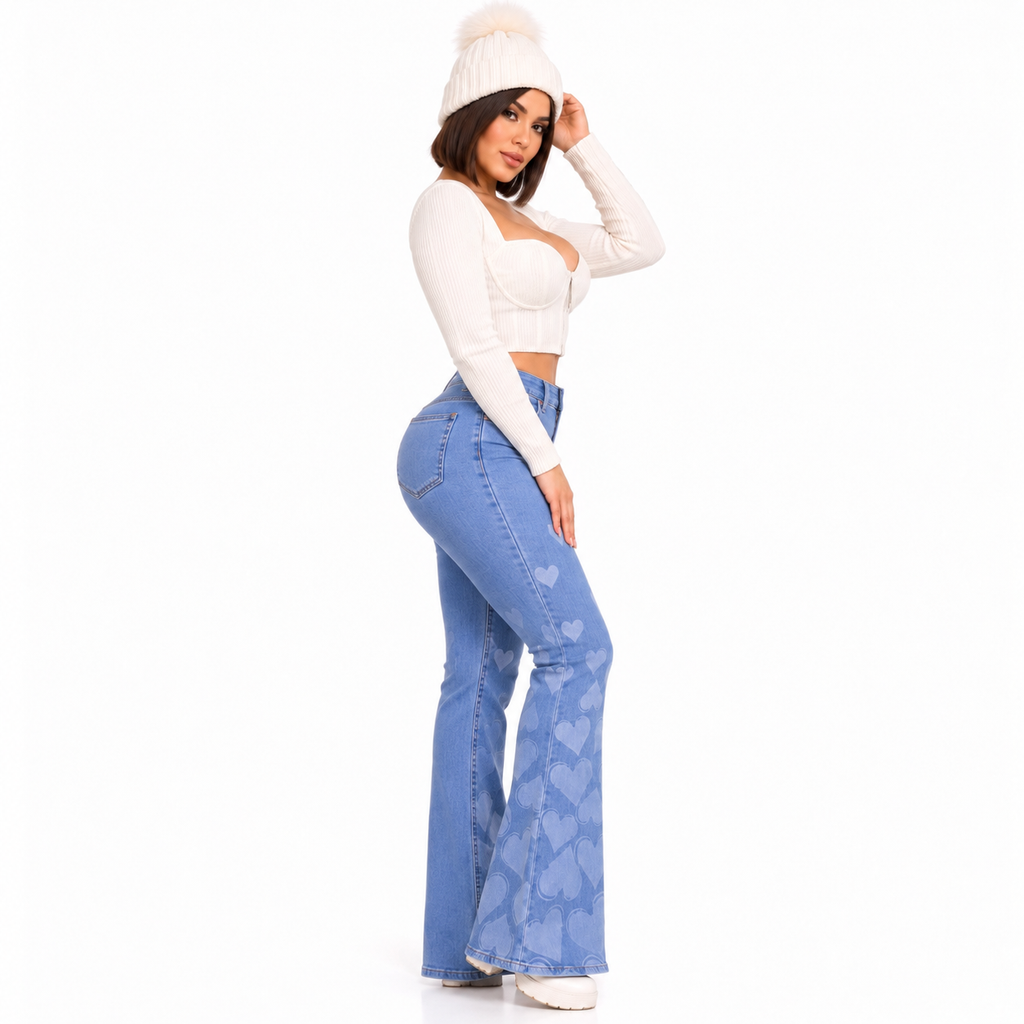 Jeans de corte colombiano detalles de corazones que realza tu figura con un ajuste perfecto