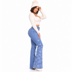 Jeans de corte colombiano detalles de corazones que realza tu figura con un ajuste perfecto
