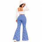 Jeans de corte colombiano detalles de corazones que realza tu figura con un ajuste perfecto